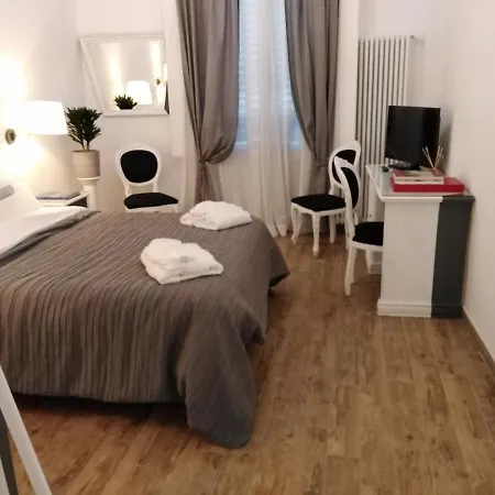 Bed & Breakfast In San Frediano *